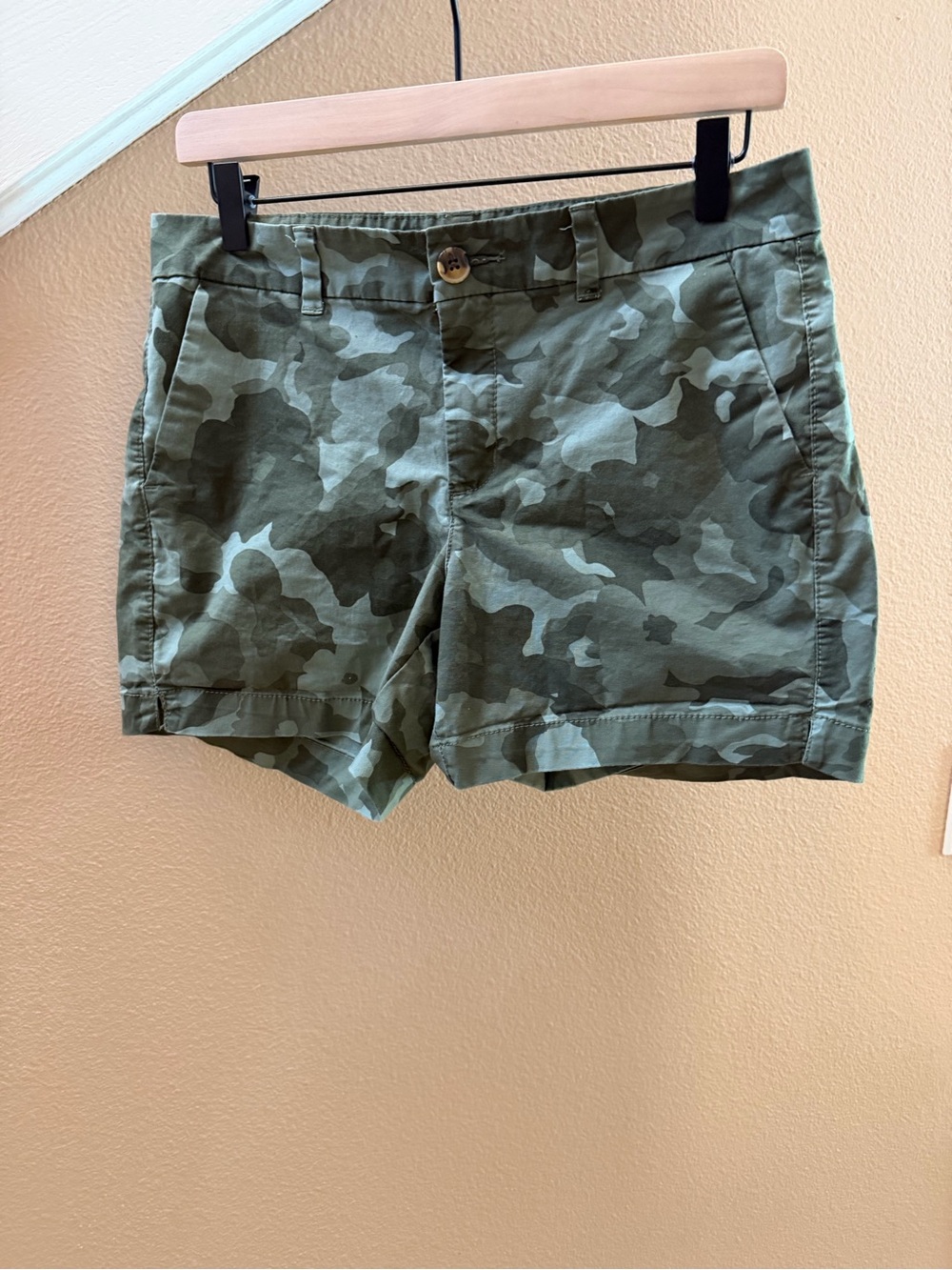 Old Navy Women's Green Camo Utility Shorts